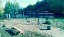 Площадка для воркаута в городе Тутаев №2897 Маленькая Современная фото